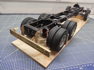 LKW Eigenbau auf Tamiya Fahrwerk Bild 4
