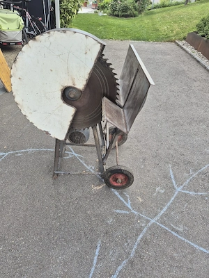 Wippkreissäge
