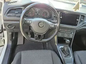 VW T-Roc 1,6 TDI SCR Geländewagen Bild 8