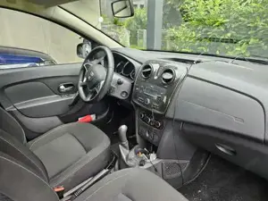 Dacia Sandero Bild 2
