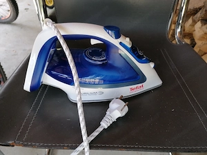  Bügelbrett und Bügeleisen  Bild 2
