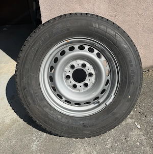 Pirelli Carrier Winter  235 65 R16C 118R Bild 2