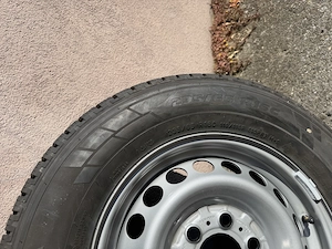Pirelli Carrier Winter  235 65 R16C 118R Bild 3