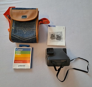 Polaroid 636 Closeup Sofortbildkamera Set mit Jeans-Tasche, Anleitung & Color 600 Film   Getestet