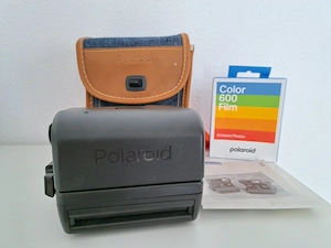 Polaroid 636 Closeup Sofortbildkamera Set mit Jeans-Tasche, Anleitung & Color 600 Film   Getestet Bild 2