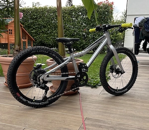 SCOTT Scale RC 200   High-End 20 Zoll Kinder-Mountainbike (Sehr leicht!)