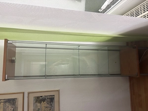 Kleine Vitrine zu verschenken  Bild 2