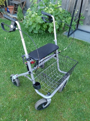 Rollator - Gehhilfe 