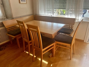 Eckbankgruppe mit Tisch und 3 Stühlen