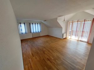 Sonnige 3-Zimmer Dachgeschosswohnung mit Bergblick zu vermieten Bild 6