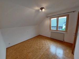 Sonnige 3-Zimmer Dachgeschosswohnung mit Bergblick zu vermieten Bild 8