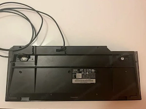 Klassische IBM Tastatur (schwarz)   Zuverlässige Office-Tastatur mit Kabel