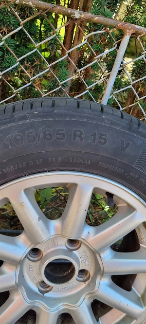Audi Reifen Speed Line vom Typ 195 65 R15 V +  Felgen