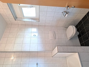 Vermiete großzügige 2 Zimmerwohnung Bild 8
