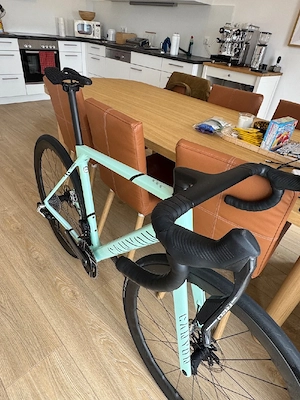 Canyon Ultimate CFR 2025 - Größe M - SRAM Red AXS Bild 5
