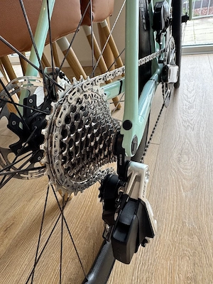 Canyon Ultimate CFR 2025 - Größe M - SRAM Red AXS Bild 3