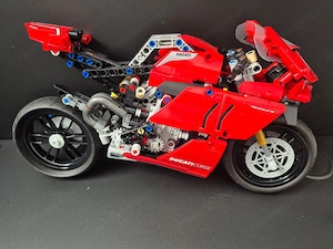 Lego Technic Ducati Panigale Bild 2