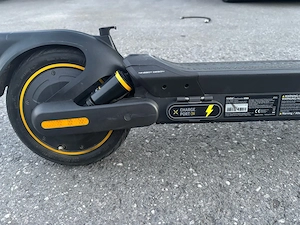 Ninebot Max G2 - 35 km  h einstellbar - Nur 240 km - 2 Monate alt - Top Zustand Bild 2