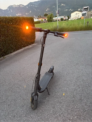 Ninebot Max G2 - 35 km  h einstellbar - Nur 240 km - 2 Monate alt - Top Zustand Bild 3
