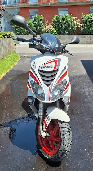 Moped Roller Piaggio NRG Bild 2