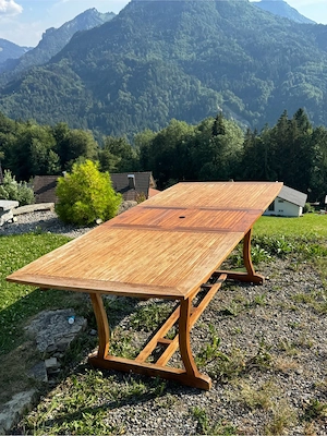 Teak Tisch Bild 4