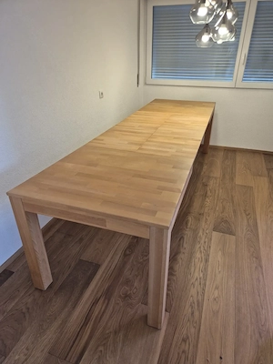 Ausziehbarer Massivholztisch (Buche) Bild 4