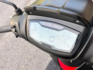 Piaggio Medley 125 frisch vorgeführt Bild 5