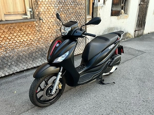 Piaggio Medley 125 frisch vorgeführt Bild 2