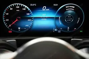 Mercedes-Benz GLB 200 d 4MATIC Night KAM SpurW ACC SpurH Pano Bild 5