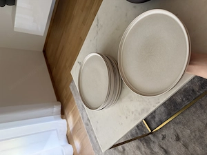 H&M Home Teller aus Steingut Bild 3