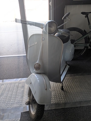 Vespa hellblau, 1,1 kw Bild 3