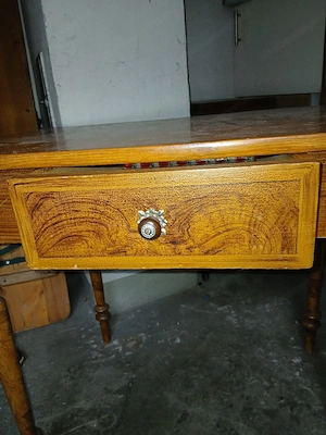 Holztisch Rarität  Bild 3