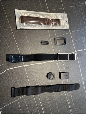 Amazfit Helio Strap Fitnesstracker inkl. original Armband und zwei third-party Armbändern