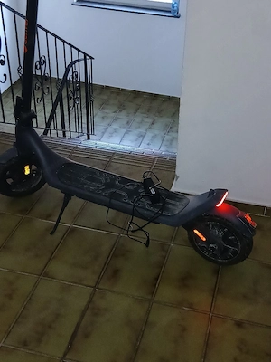 Elektro-Rooler  Scooter  Bild 6