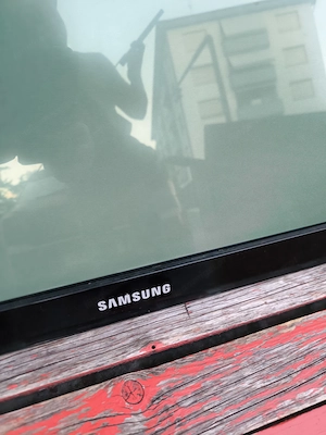 Samsung TV 107 cm (42 Zoll)   mit Original-Standfüßen (ohne Fernbedienung Bild 2