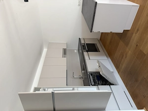 Einbauküche mit Kücheninsel zu verkaufen Bild 3
