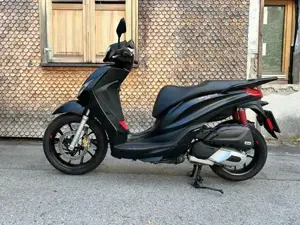 Piaggio Medley 125 frisch vorgeführt Bild 5