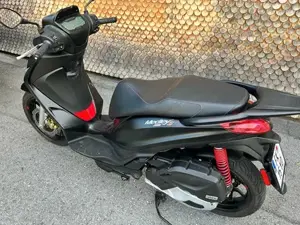 Piaggio Medley 125 frisch vorgeführt Bild 4