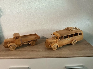 Autos aus Holz Bild 2