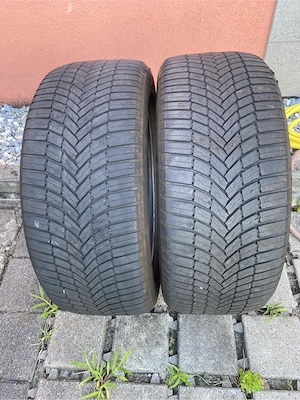 Premium Ganzjahresreifen 235 50 R18 101