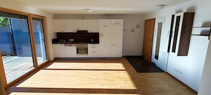 Exklusive, helle Wohnugn mit großem Balkon Bild 3