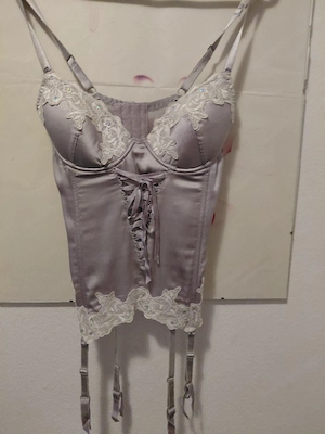 Zu Verkaufen, Corsage Bild 2