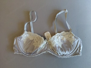 Zu Verkaufen, Corsage Bild 4