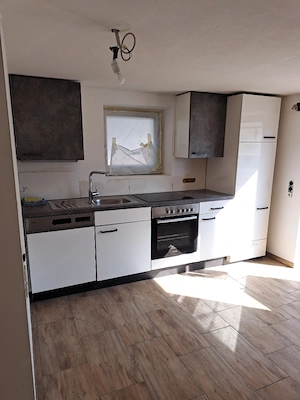 schöne 2 Zimmer  Etagenwohnung  Bild 3