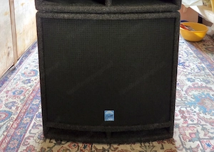 2x Subwoofer plus 1x Endstufe.