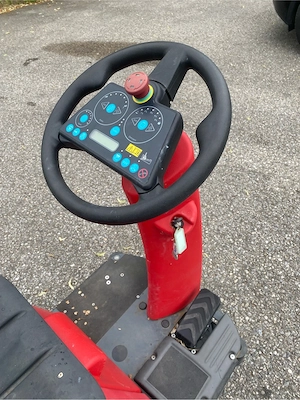 Aufsitz-Scheuersaugmaschine Bild 3