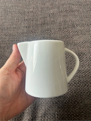 Van Well Milchkännchen aus Porzellan Bild 3