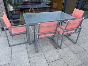 Gartentisch und Stühle Bild 4