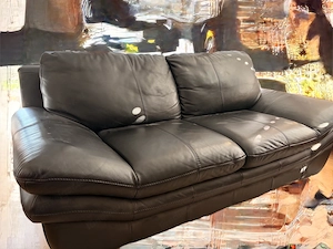 Esstisch und Stühle, Ledersofas Bild 3