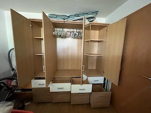 Kleiderschrank Bild 2